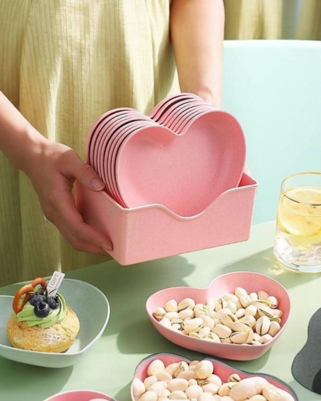 Heart Shape Plastic Snack & Dessert Dish Set for Kids with Holder - Image 4