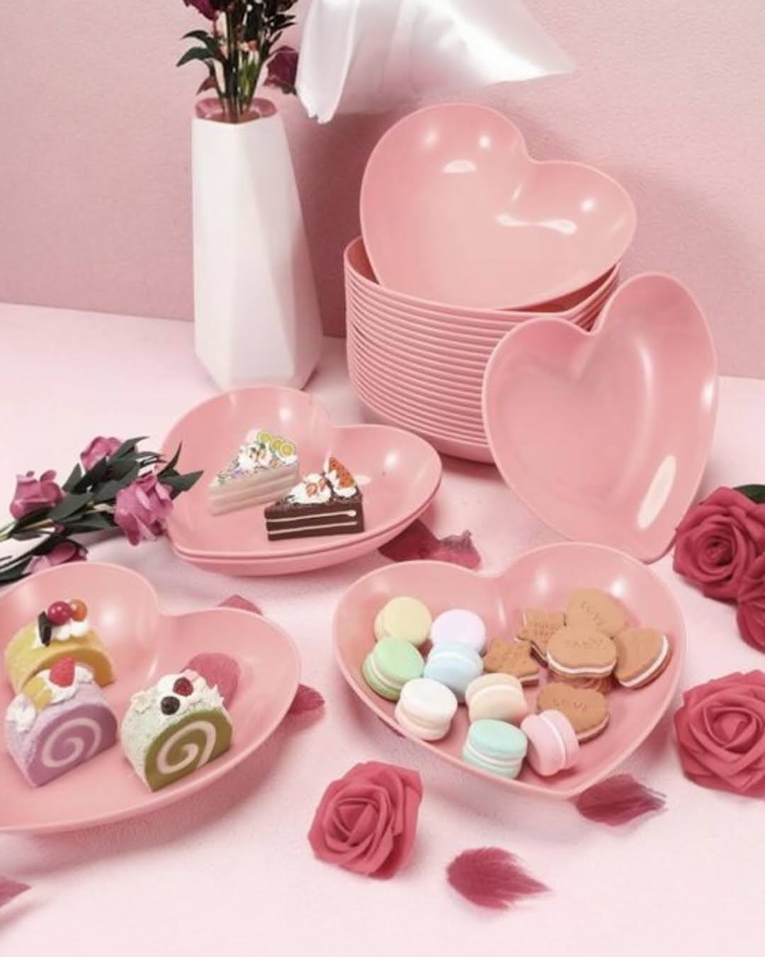 Heart Shape Plastic Snack & Dessert Dish Set for Kids with Holder - Image 2