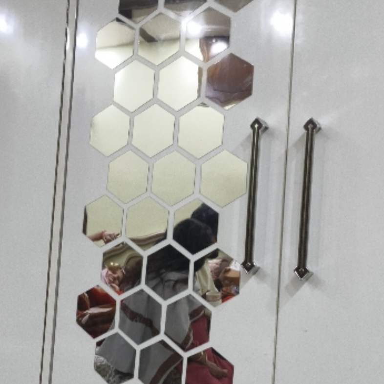 3D Hexagon Mirror Wall Stickers (28 PCS) Silver Acrylic Self Adhesive Wall Decor