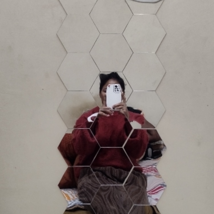 3D Hexagon Mirror Wall Stickers (28 PCS) Silver Acrylic Self Adhesive Wall Decor