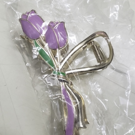 Tulip Hair Claw Clip for Women – Strong Hold Hair Accessory