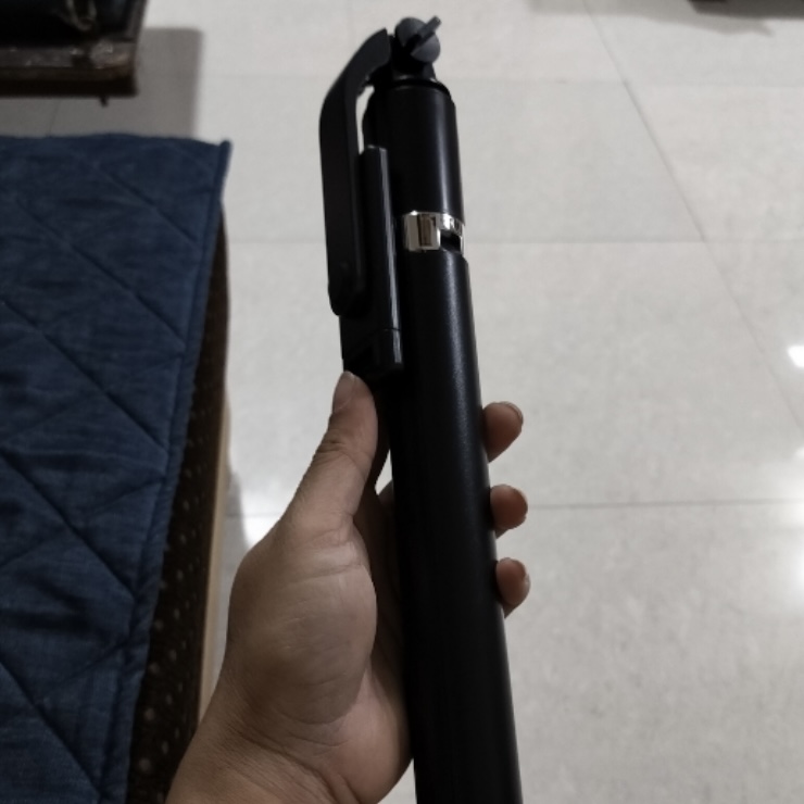 R1-L Selfie Stick Tripod with Remote & 360° Rotation Phone Holder