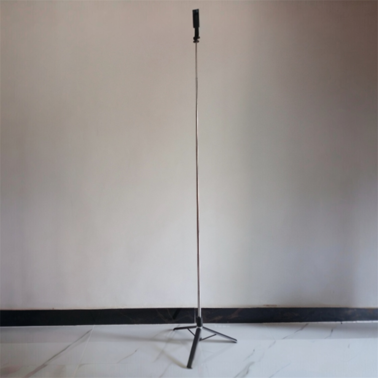 R1-L Selfie Stick Tripod with Remote & 360° Rotation Phone Holder